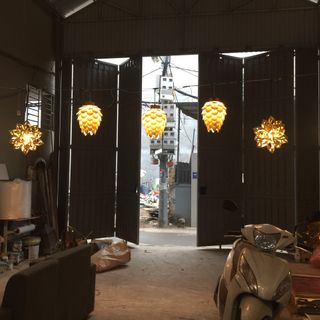 Đèn gỗ dáng quả dâu tây