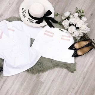 Set sơmi chân váy viền ren