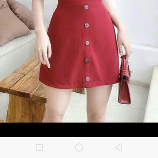 Đầm nút xoắn ngực