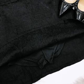 Đầm gấm tay phồng