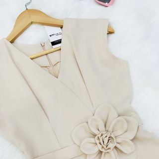 ĐẦM CỔ TIM EO ĐÍNH BÔNG XẺ TÀ