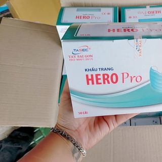 Khẩu trang y tế HERO Sỉ = lẻ : 90k / hộp 50 cái ( 4 lớp ) Hàng có sẳn sl nha khách Có Tem đầy đủ , đạt chuẩn xuất đi Ngoài Nước lun nha giá sỉ