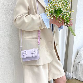 Túi mini da trơn dây xích nổi bật D833