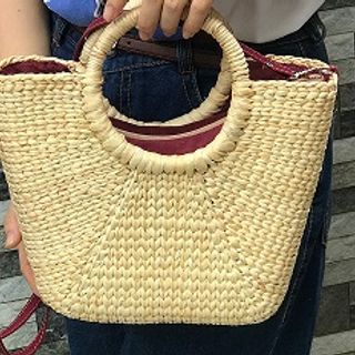 Sản xuất túi xách lục bình, cói, buông, bàng.