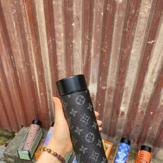 Bình đựng nước nhãn hiệu cao cấp báo nhiệt độ