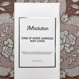 Sữa dưỡng da toàn thân JM Solution Tone Up Water Luminous Body Lotion