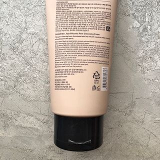 Sữa rửa mặt tro núi lửa Jeju Volcanic Pore Cleansing Foam Hàn Quốc