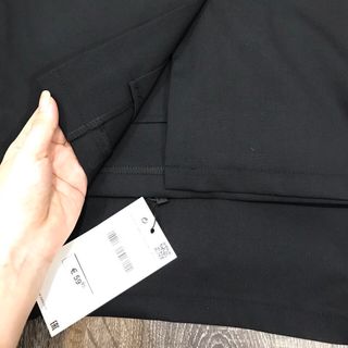 Chân váy bút chì che khuyết điểm công sở