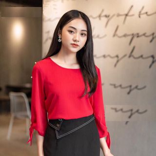 Chân váy bút chì che khuyết điểm công sở