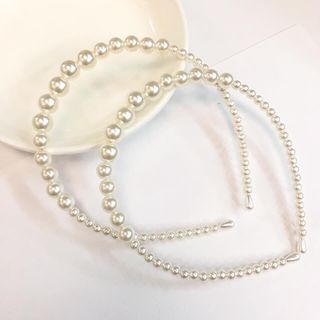 Cài tóc hạt trai hot trend