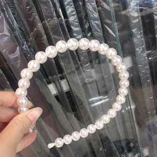 Cài tóc hạt trai hot trend