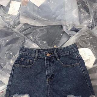 Quần bò 100k