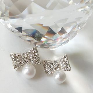 khuyên tai ngọc nơ ngọc trai nhân tạo