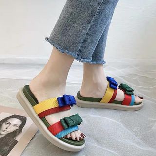 Dép đế lõm mau sinh