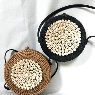 túi mây tre đan gắn sò trắng