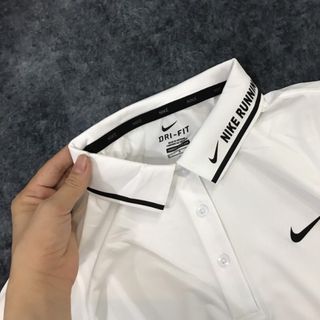 Áo thun thể thao có cổ viễn chữ