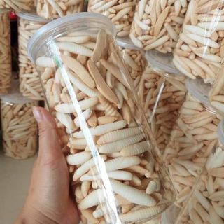 Bánh sùng sầu riêng. Bánh e đặt làm nhiều sữa Úc + thêm tí sầu riêng