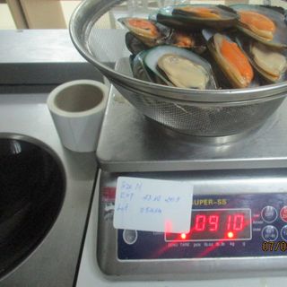 Vẹm Xanh Nữa mảnh Size M (35/45 con/ kg) Neaziland
