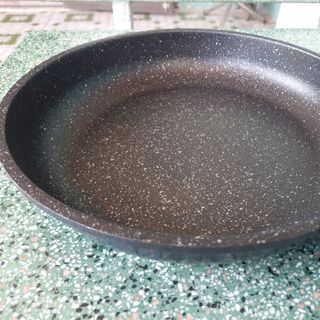 Chảo men đá đáy từ Việt Nam 24cm
