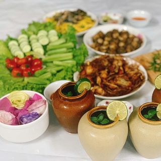 Lu uống bia bằng gốm