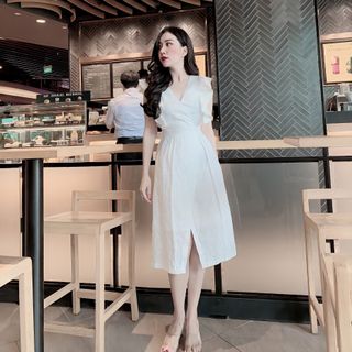 ĐẦM CỔ TIM THIẾT KẾ TAY BÈO THANH LỊCH