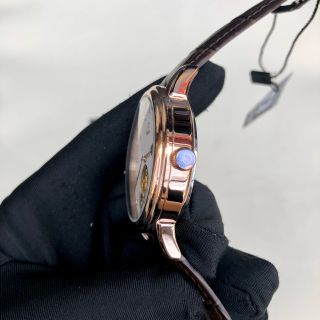 Đồng hồ Omega Sun&Moon vỏ vàng cao cấp