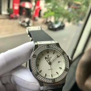 Đồng hồ nữ Hublot vỏ trắng mặt trắng cao cấp
