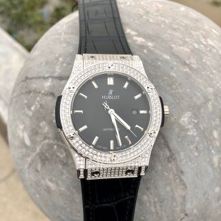 Đồng hồ nam HB vỏ trắng Full kim cương nhân tạo giá sỉ