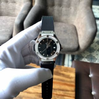 Đồng hồ nữ HB đen cao cấp