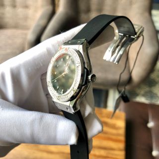 Đồng hồ nữ HB đen cao cấp