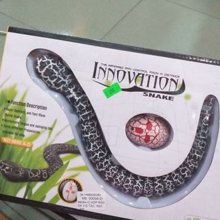 Hộp đồ chơi rắn điều khiển
