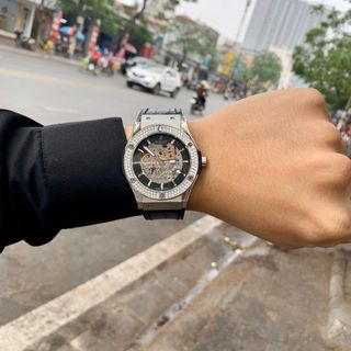 Đồng hồ nam HB vỏ trắng viền đá tấm trắng