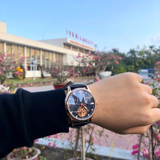 Đồng hồ nam Vancheron vỏ vàng mặt đen cao cấp