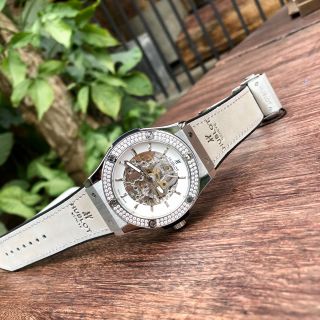 Đồng hồ nam HB vỏ trắng dây da lộn cao cấp