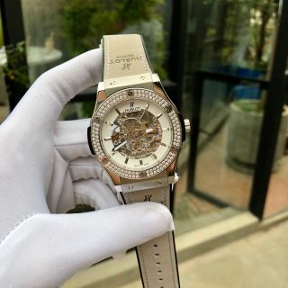 Đồng hồ nam HB vỏ trắng dây da lộn cao cấp