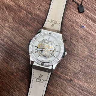 Đồng hồ nam HB vỏ trắng dây da lộn cao cấp