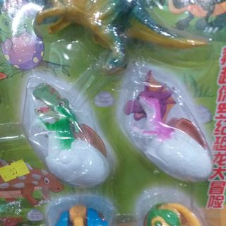 Vỉ đồ chơi khủng long