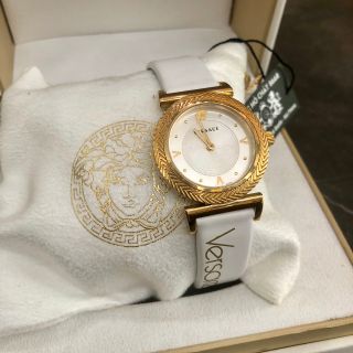 Đồng hồ nữ Versaces vỏ vàng mặt trắng giá sỉ