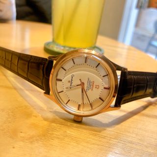 Đồng hồ Omega vát cạnh mạ vàng cao cấp