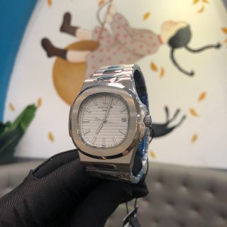 Đồng hồ Patek Philipe Nautilus