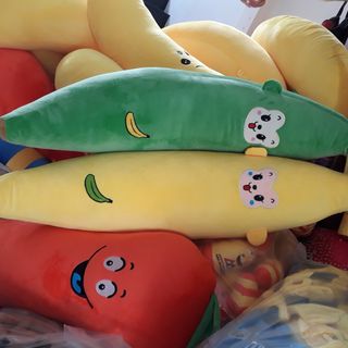 Chuối ôm các size, đủ màu. Gối cổ đủ màu...
