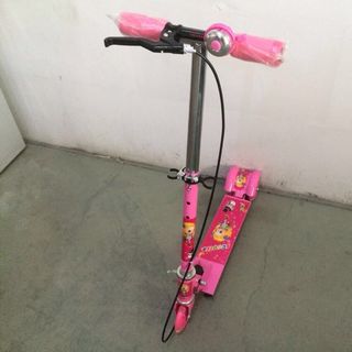 Xe scooter có phanh cho bé