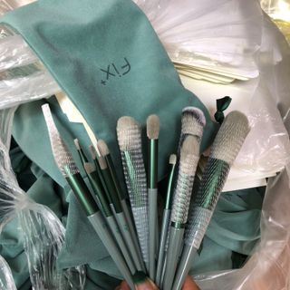 BỘ CỌ TRANG ĐIỂM FIX 13 CÂY SIÊU MỊN
