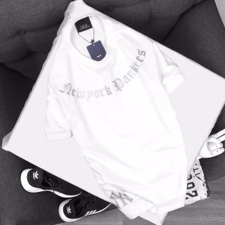 Áo thun cổ tròn 00