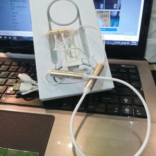 Tai nghe Bluetooth thể thao.