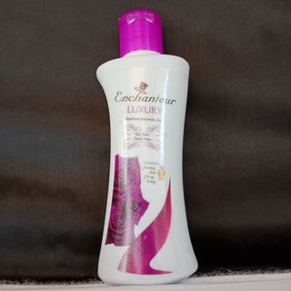 Sữa tắm Enchanteur Hương Nước Hoa (1 chai 120ML)