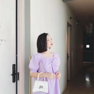 ĐẦM RỘNG TAY PHỒNG ĐÍNH NƠ LỚN TRƯỚC NGỰC