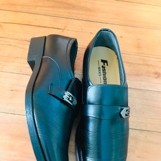 giày mũi nhọn cao cấp, sang trọng