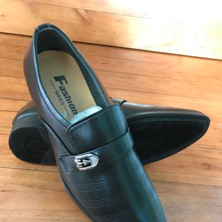 giày mũi nhọn cao cấp, sang trọng