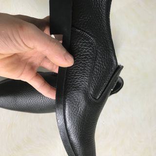 giày mũi nhọn sang trọng